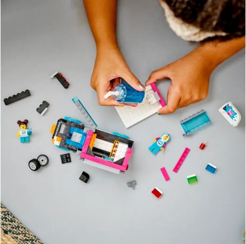 60384 - LEGO City - Pingwinia furgonetka ze slushem