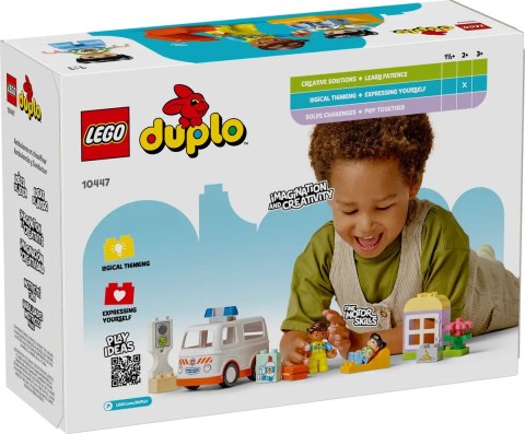 10447 - LEGO DUPLO - Karetka z kierowcą