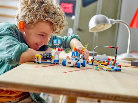 72035 - LEGO Super Mario - Mario Kart™ - Toad i jego garaż