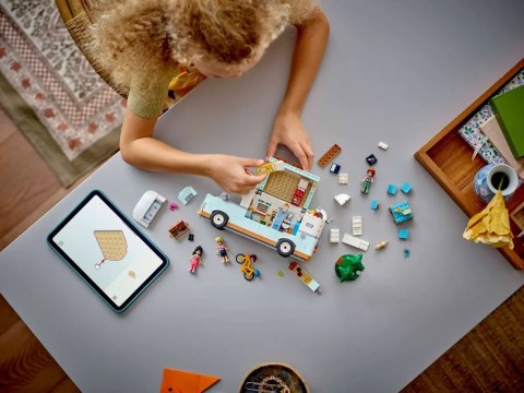 42663 - LEGO Friends - Przygoda w kamperze przyjaciół