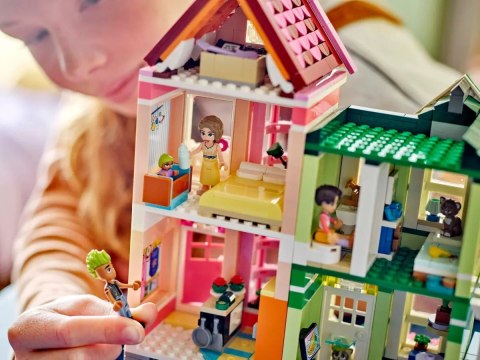 42670 - LEGO Friends - Mieszkania i sklepy w mieście Heartlake