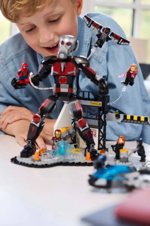 76314 - LEGO Super Heroes - Kapitan Ameryka: Wojna bohaterów — bitwa