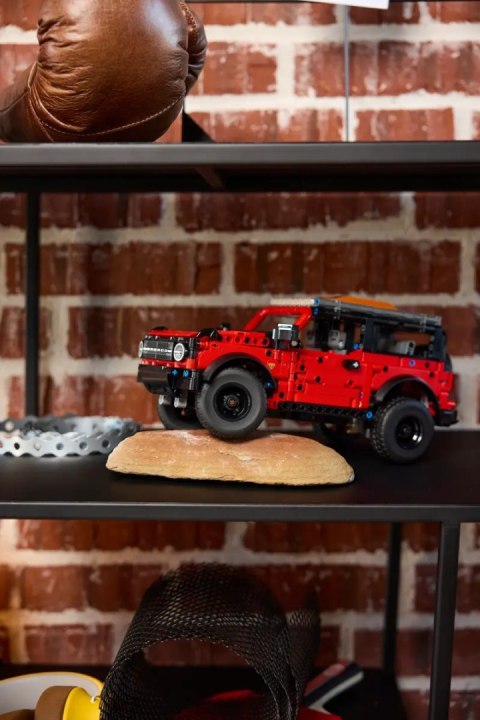 42213 - LEGO Technic - SUV Ford Bronco®