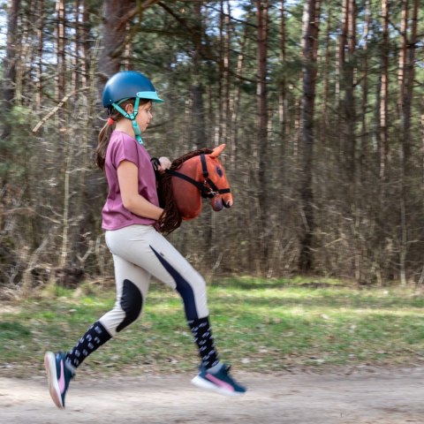 Konik na kiju z kantarem - Hobby Horse Skippi - Bursztyn - jak żywy - A3